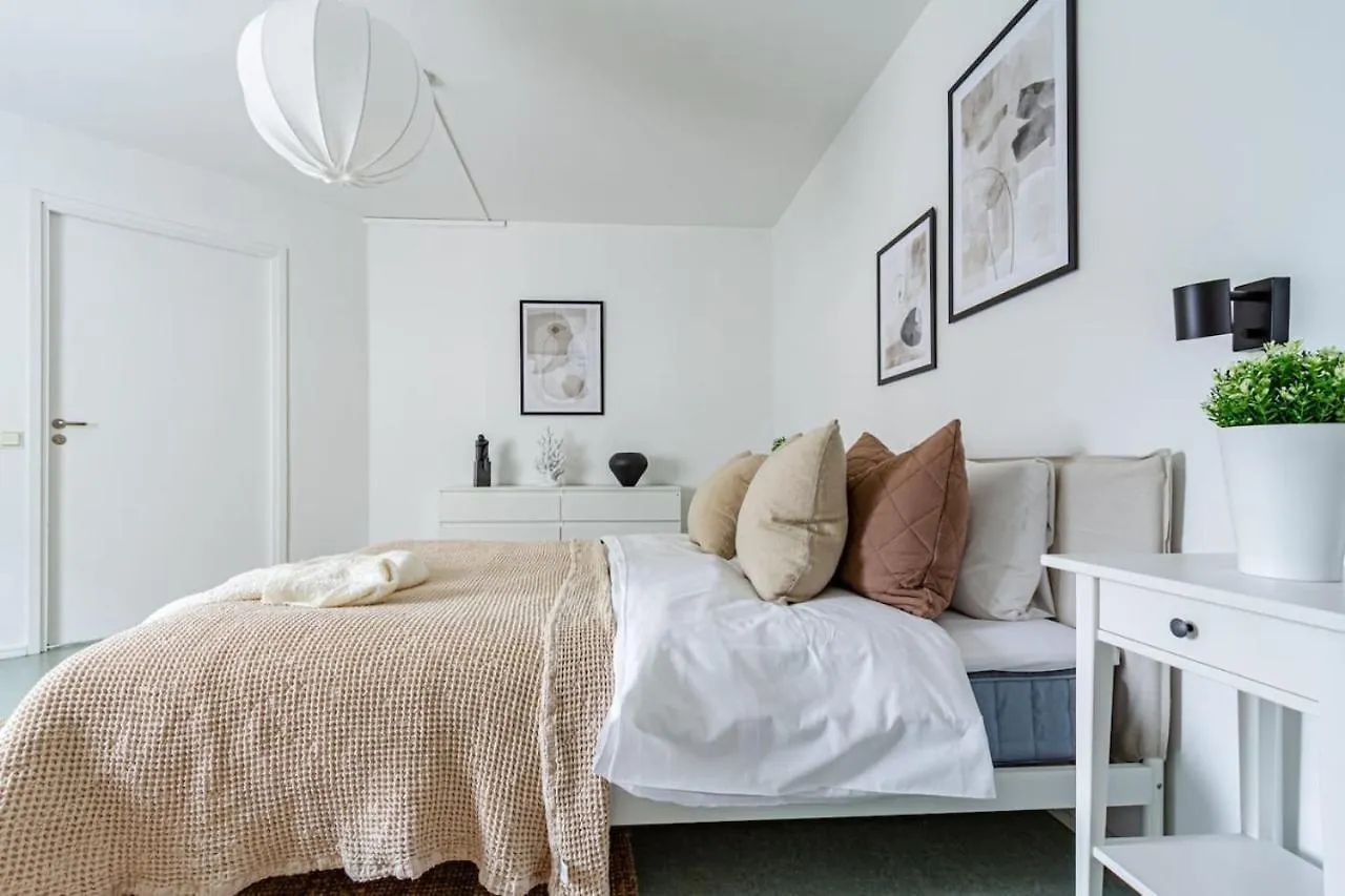 Affordable 2Br In Eclectic Sofo - Construction Work Apartment Stockholm